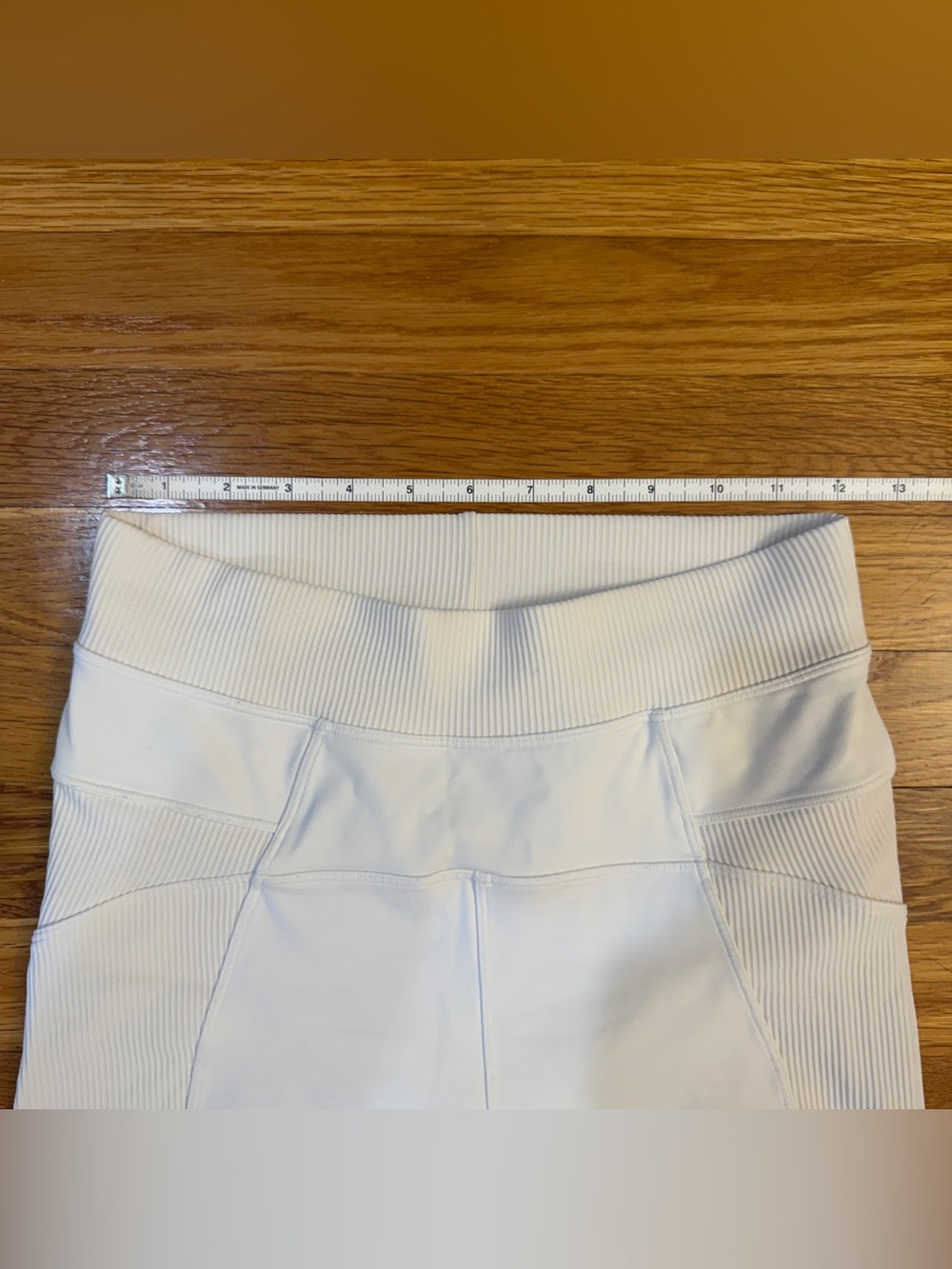 Lululemon New Ambition Super High-Rise Tight Leggings White - Size Est. 4 *FLAW - Picture 3 of 8